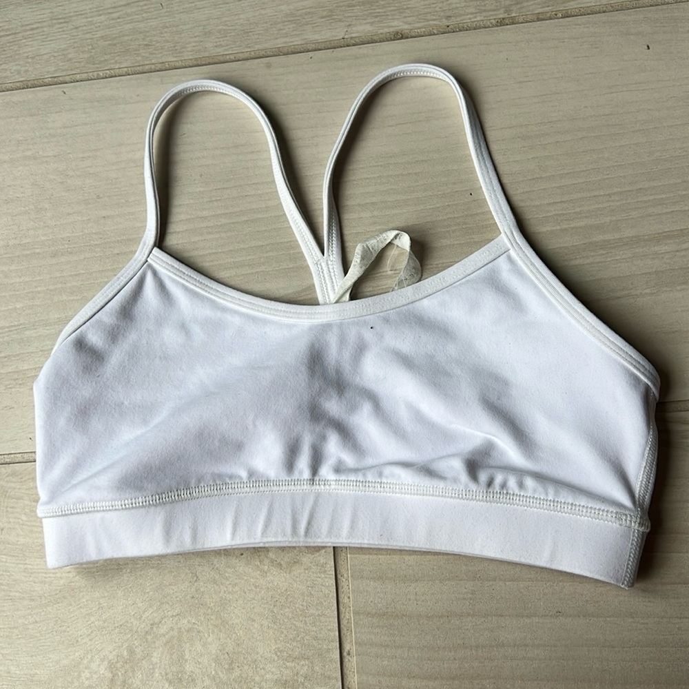 Lululemon flow Y bra white size 6 EUC